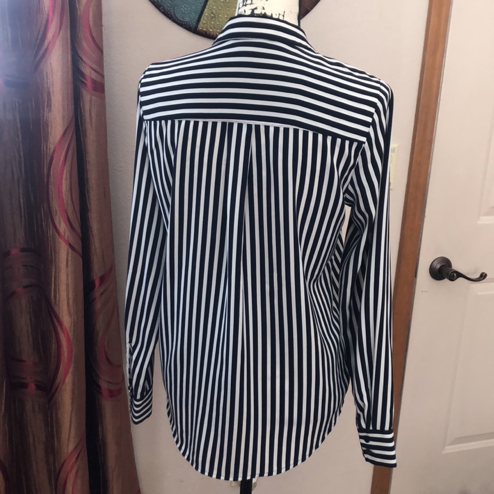 H&M blouse - Picture 2 of 7
